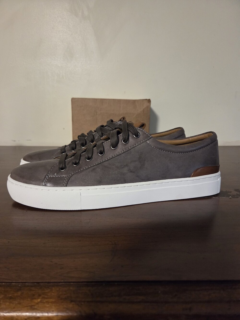 Johnston And Murphy Banks Casual Sneaker Gray Leather Men's Sz 11.5M Worn Once
